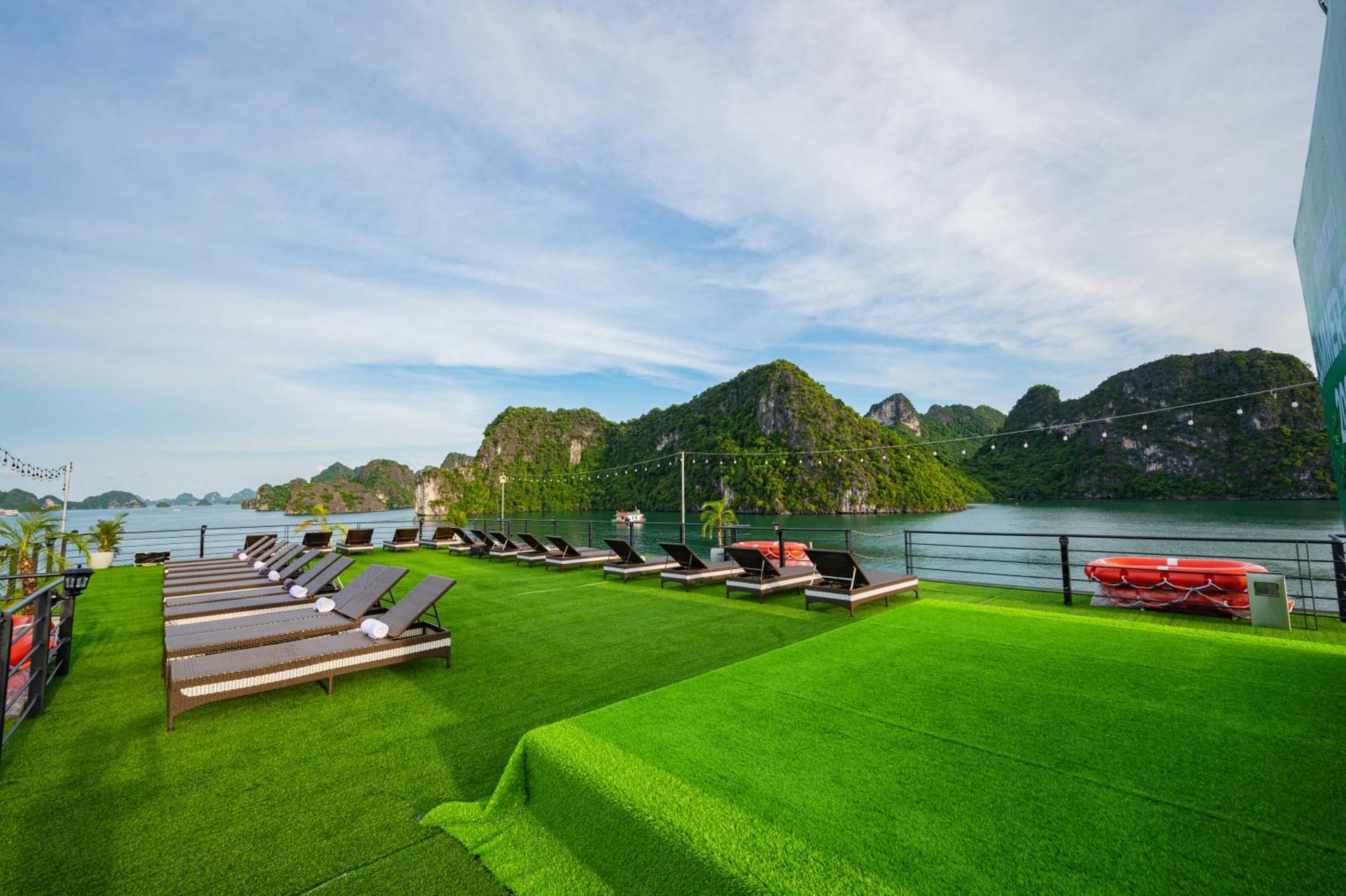 Velar Of The Sea Hotel Ha Long Exterior photo