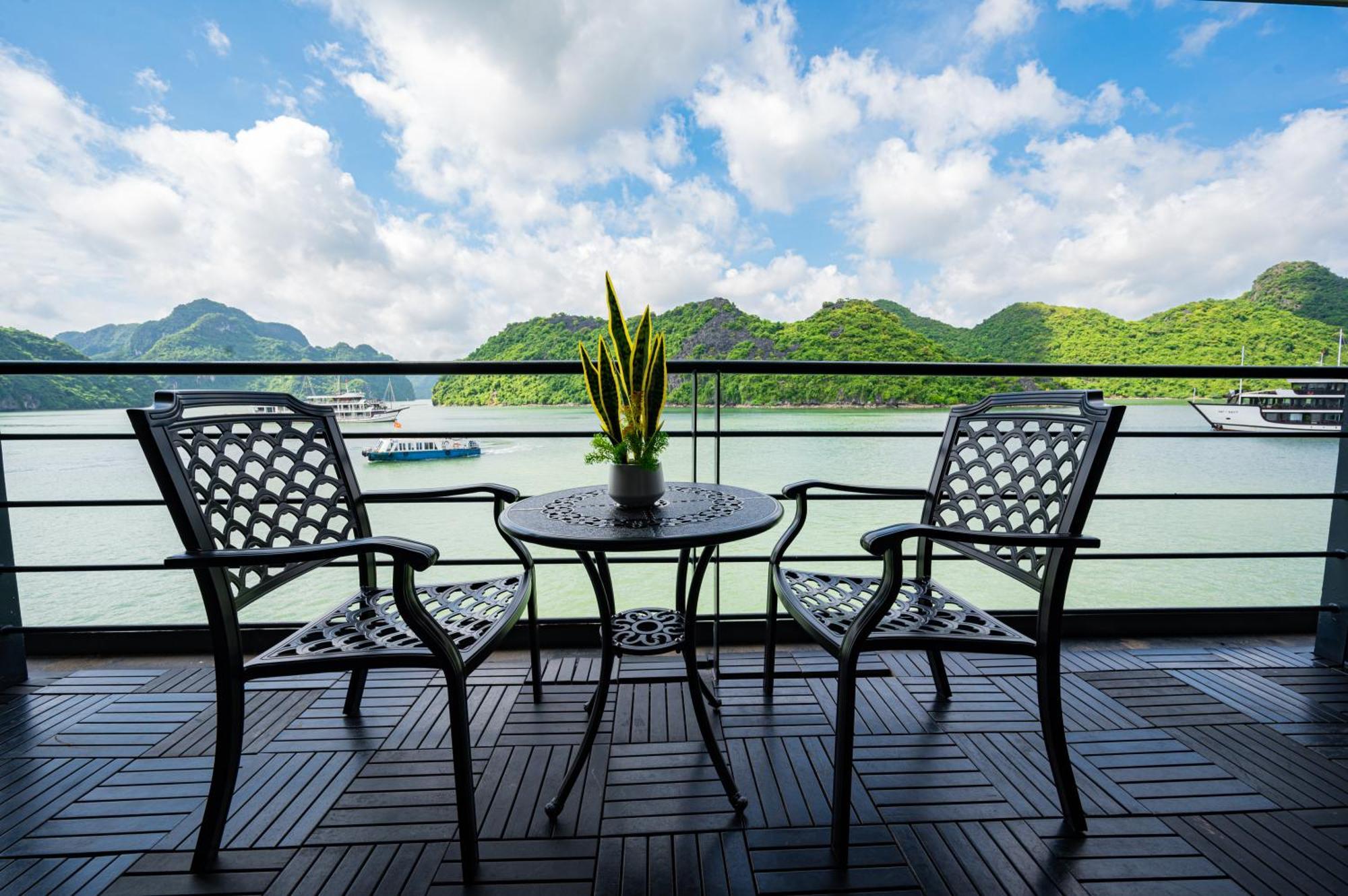 Velar Of The Sea Hotel Ha Long Exterior photo