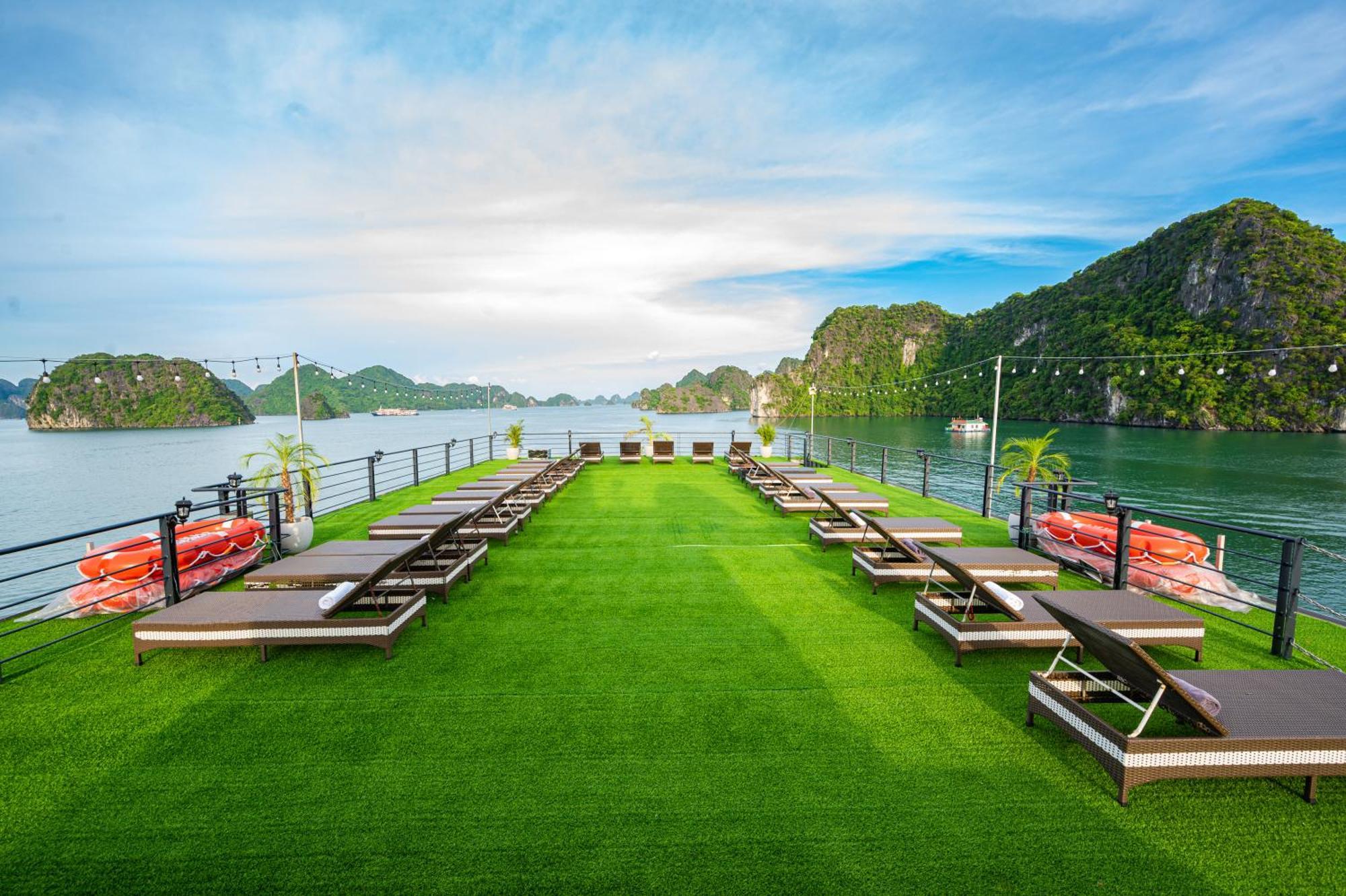 Velar Of The Sea Hotel Ha Long Exterior photo